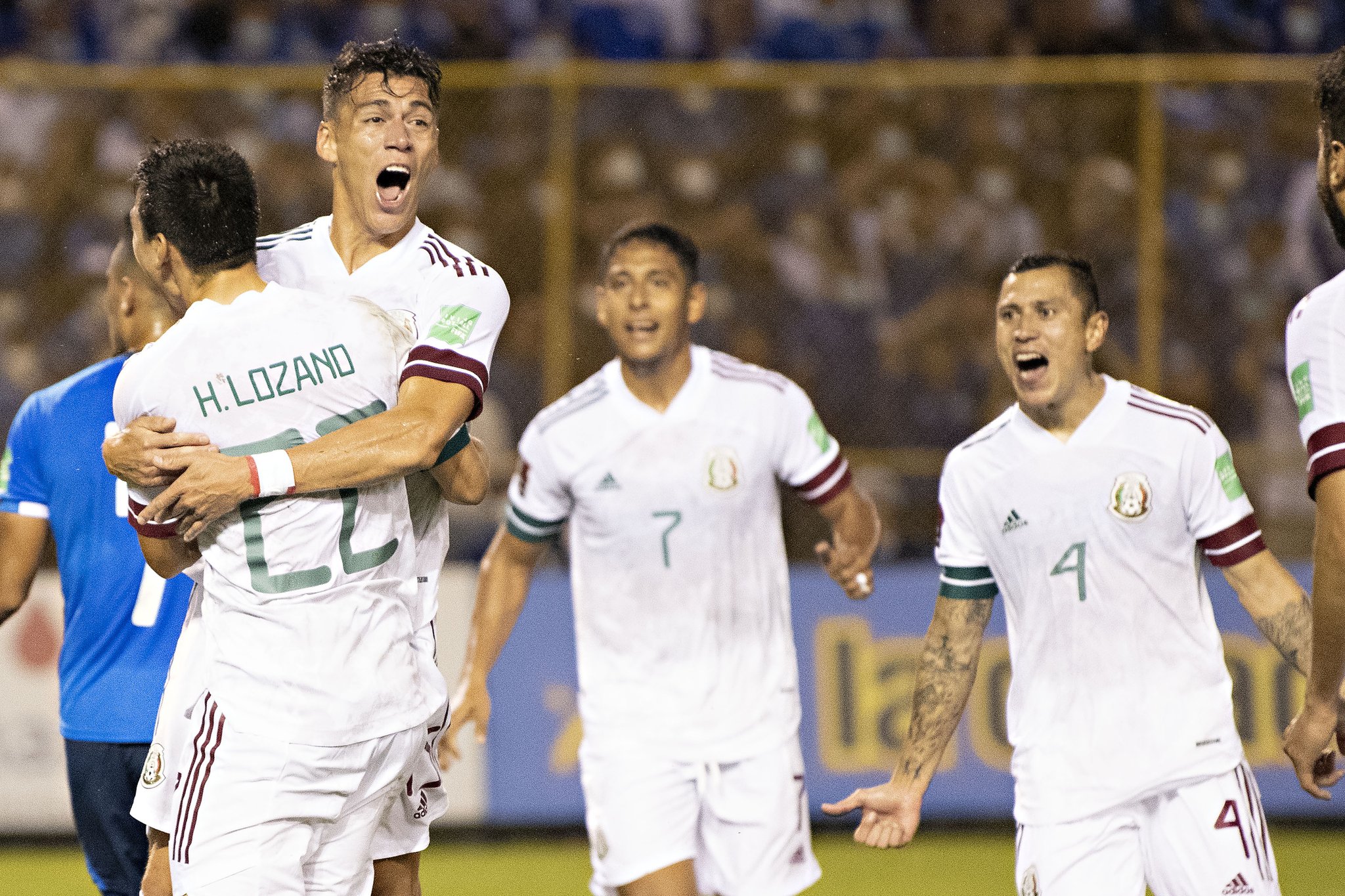 Fuera de casa, México derrota a El Salvador 0-2 en su sexto partido de las Clasificatorias para la Copa Mundial de la FIFA 2022