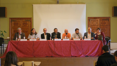 Els caps de llista a les eleccions municipals i la directora del centre