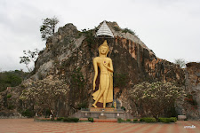 Wat Tham Ruesi Khao Ngu