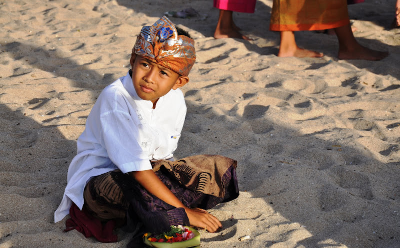 День тишины (Nyepi Day), Меласти (Melasti), Ява(Иджен) и еще