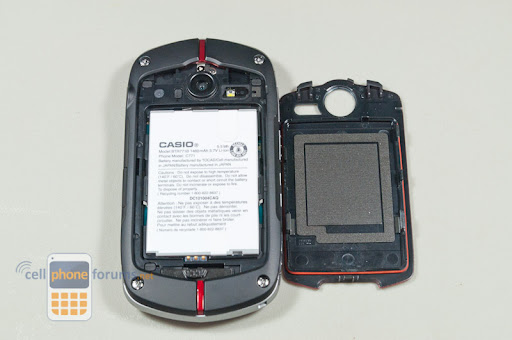 What are some of the specifications of the waterproof Casio G'zOne Commando phone?