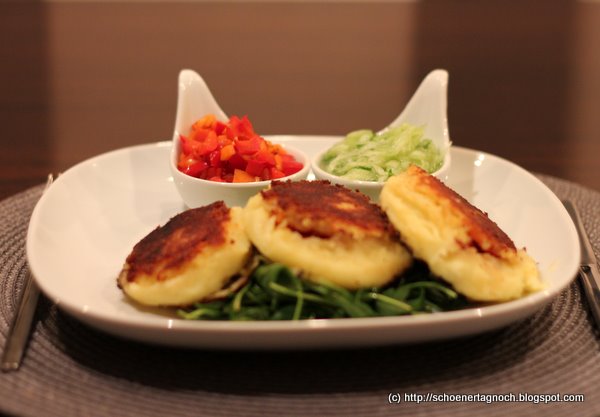Kartoffelküchlein mit Gurkensoße aus dem &amp;quot;World Food Café&amp;quot;-Kochbuch ...