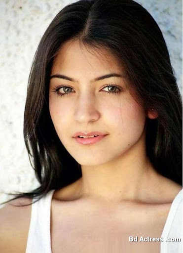 Bollywood Actress Anushka Sharma Photo-02