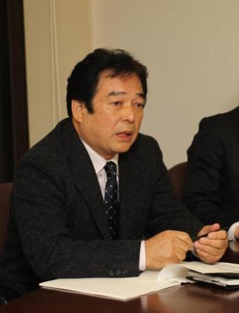 会見で25日開幕の意義を語る巨人の清武球団代表