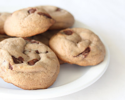 close-up photo of plate of cookies