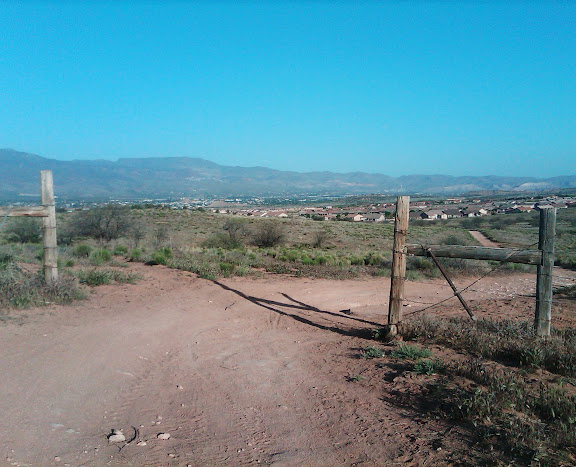 Hiking near Verde Santa Fe in Northern AZ, 15 minutes to Sedona