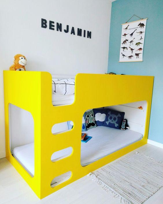 Use bright colors to make your bunk bed cute