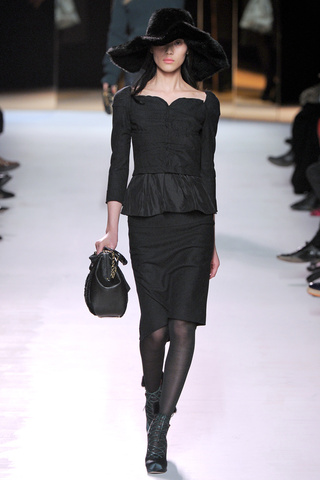 nina_ricci___pasarela_713918636_320x480.