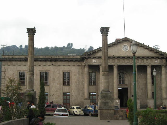 Day 79 - 85 - Xela - Municipal building along the parque central