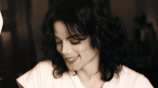 Dancing The Dream - Livro de Poemas de Michael :) Mjunico