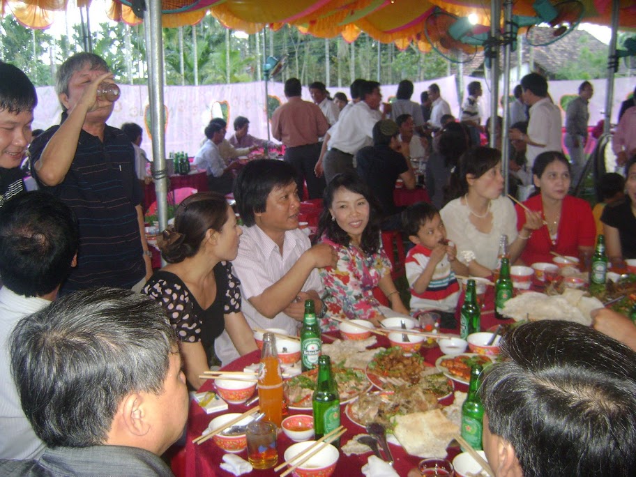 Đám cưới cháu Phạm Thị Hương 12C2 - Tại Nghĩa Hiệp DSC05397