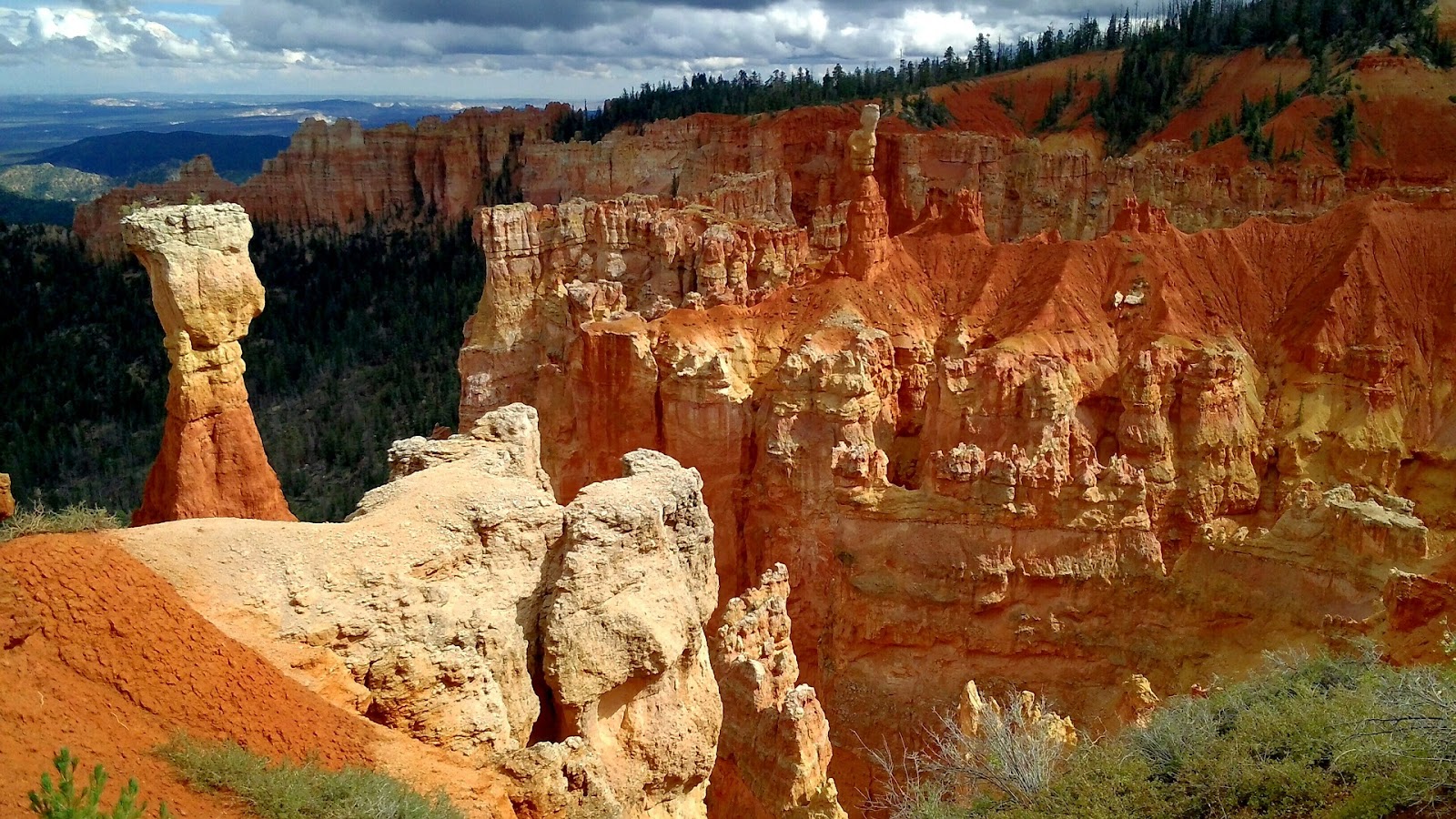 bryce-canyon-red-rocks-utah