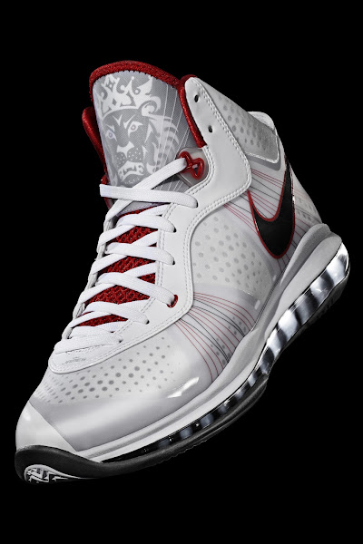 Customize Your LeBrons With Alternate Laces from Johnniethong