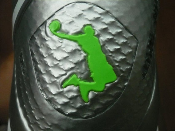 Detailed Look at Nike LeBron 8 PS Dunkman Cosmic Version