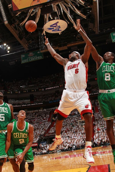 Big nights from LeBron and DWade secure a 20 lead for the Heat