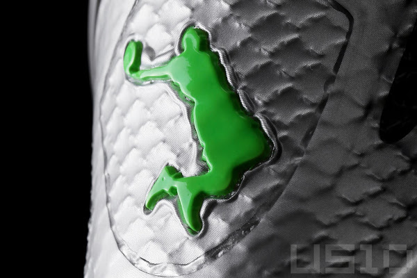 Detailed Look at LeBron 8 PS Dunkman Edition Releasing This Week