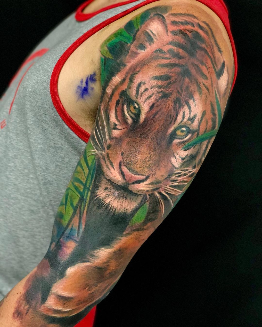 Tiger tattoos on shoulder