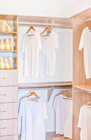 choisir dressing-meilleur dressing-meilleur-vente-produit-rangement-chambre-maison-domicile-vetements