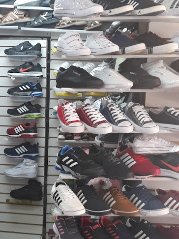 Opiniones de Calzado Local 260 en Quito - Zapatería