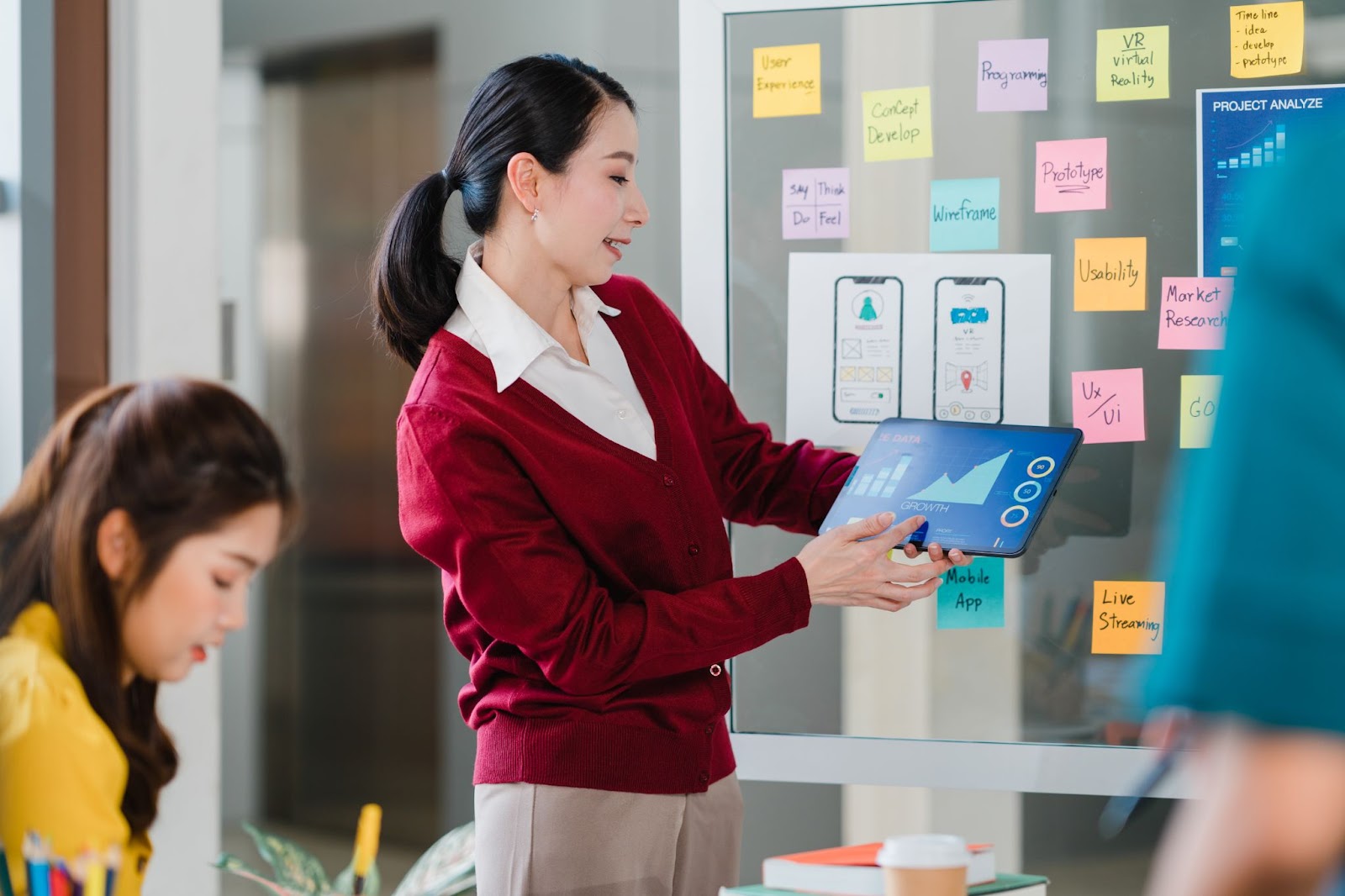 Tailoring Scrum in Outsourced Engagements
