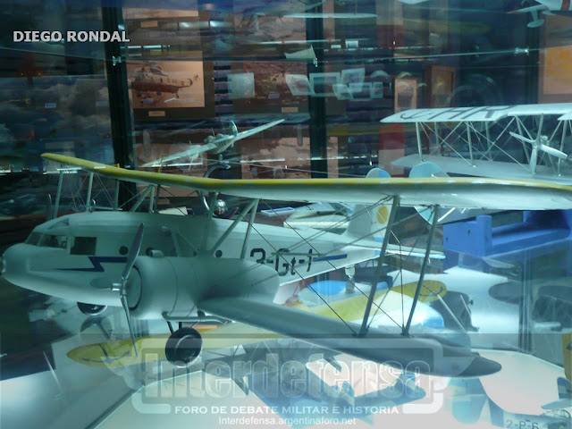 MUSEO DE LA AVIACION NAVAL ARGENTINA P1060737