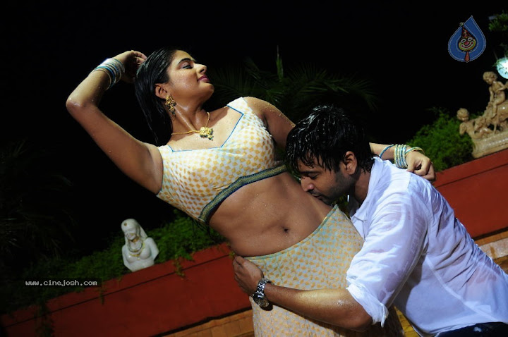 Priyamani Hot Spicy Romance Photos From RAAJ Movie