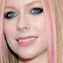 Avril Lavigne causa tumulto em chegada à China para a turnê "The Black Star Tour"