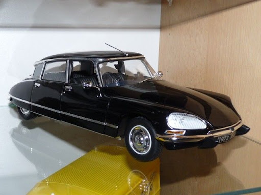 My collection Citroën - Page 2 DS%20black