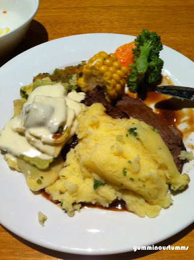 Rendezvous Hotel Pines Carvery Roasts and Mashed Potato Buffet