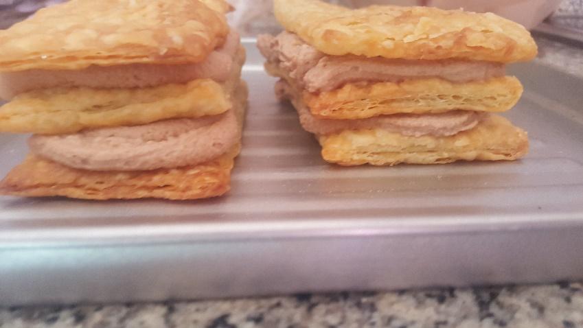 Imagen que contiene comida, sándwich, interior

Descripción generada con confianza muy alta
