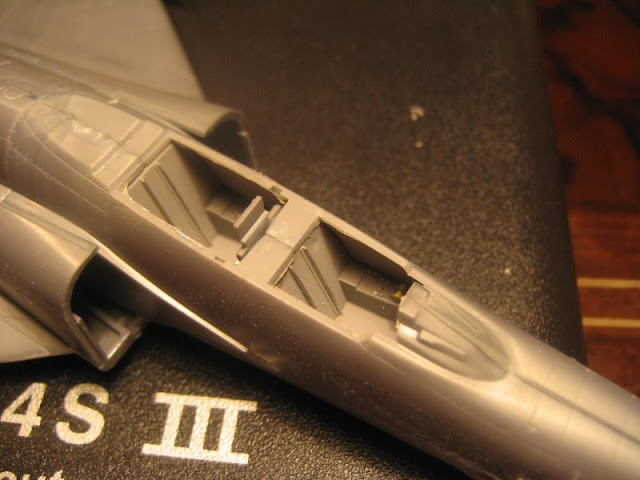 Phantom II déco anniversaire JG 71 [Revell] 1/72 Un%20peu%20de%20scratch%20%282%29
