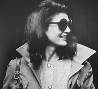 https://lh5.googleusercontent.com/_zRM6dZsRI88/TcuvZ1tGqEI/AAAAAAAACgc/p0BPOSfx8wU/jackie-kennedy-sunglasses.jpg