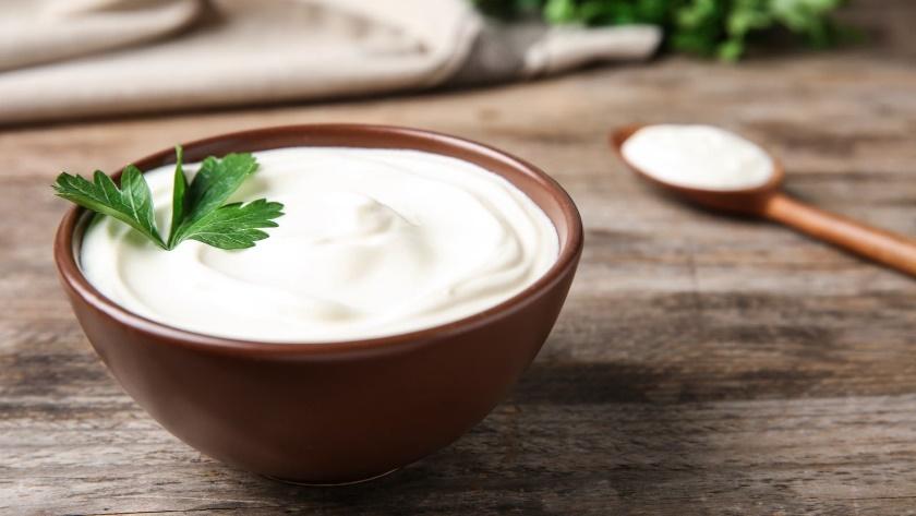 Don't curtail the benefits of curd by committing these silly mistakes |  HealthShots