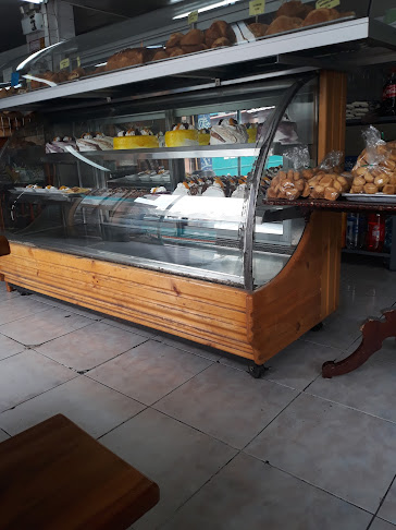 Opiniones de Bakerey & Pastelería Del Valle en Quito - Panadería