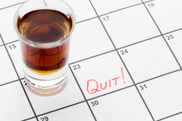 Calendar with date for quit drinking alcohol Free Photo