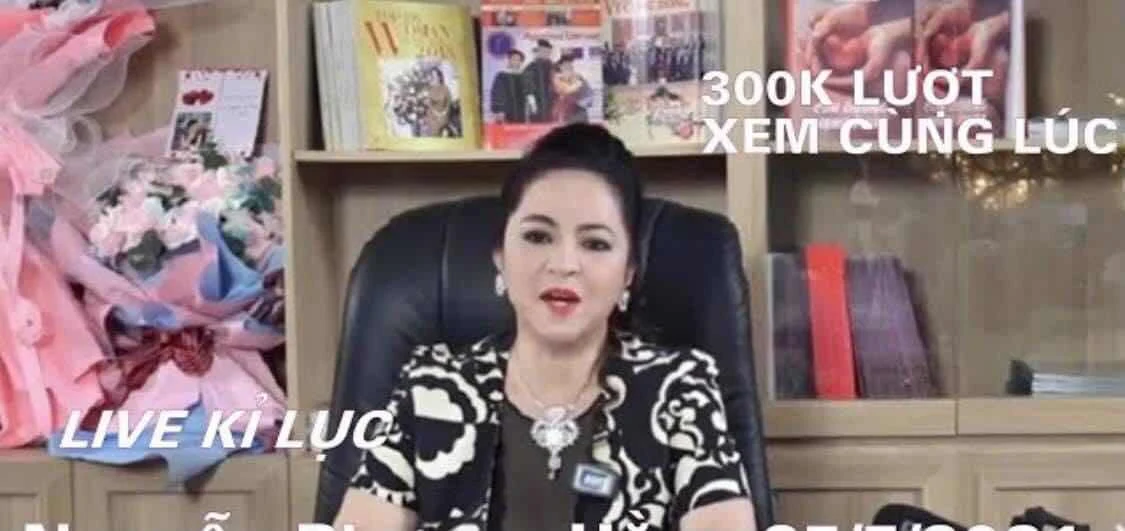 KHI XÃ HỘI KHÔNG CÒN QUÁ ƯU ÁI VỚI GIÓI NGHỆ SĨ