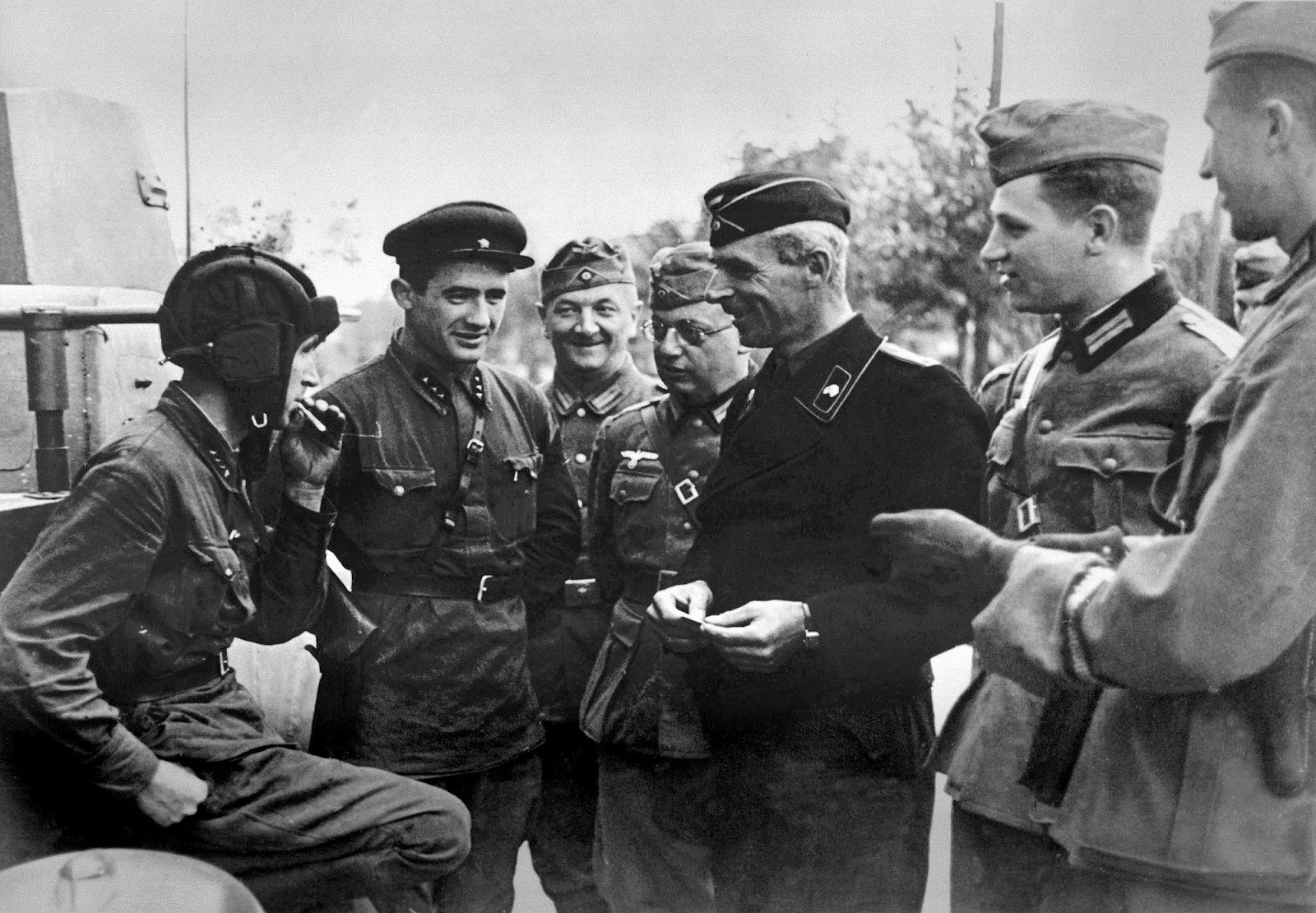 File:Desfile conjunto nazi-soviético en Brest-Livosk, Polonia, 22 de  septiembre de 1939 - 36553545310 Nazi-Soviet parade Brest-Livosk Poland  1939-09-22.jpg - Wikimedia Commons