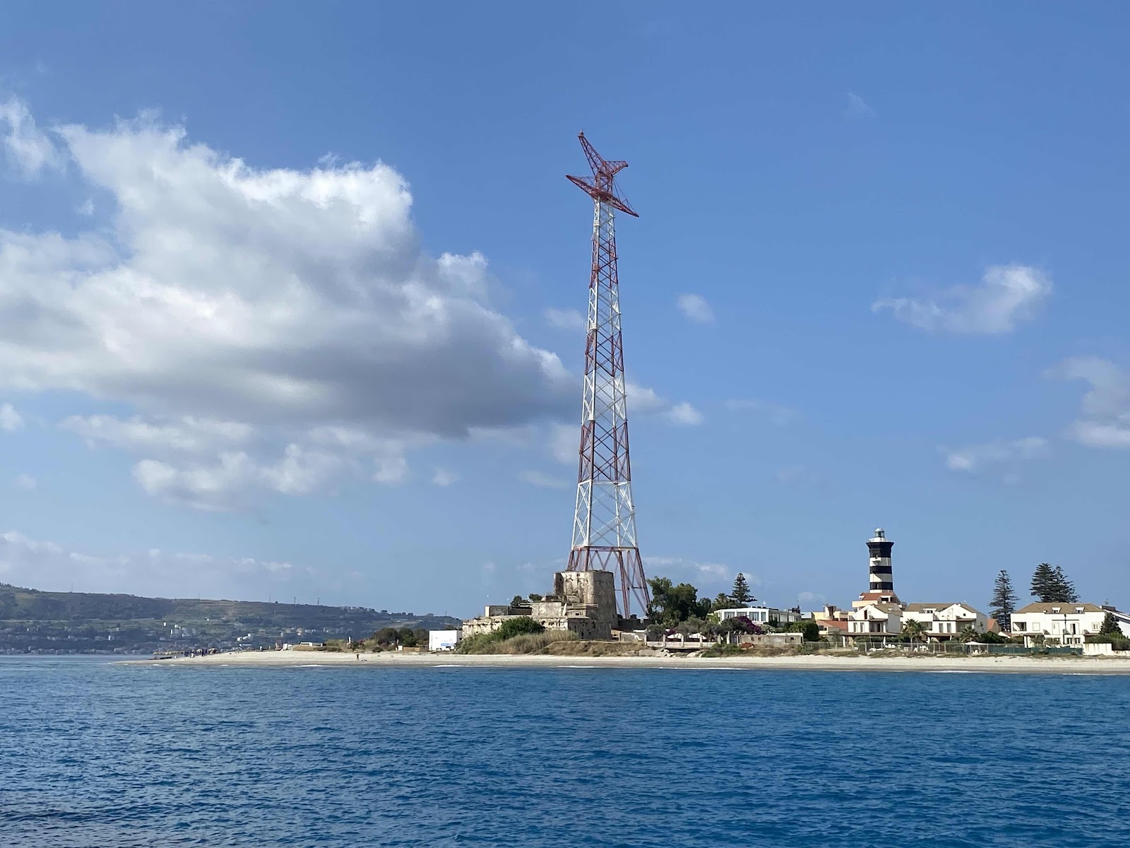 Torre de comunicaciones estrecho de Messina