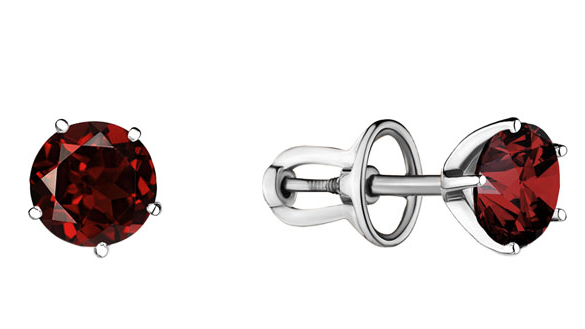 Earrings with garnet stone: