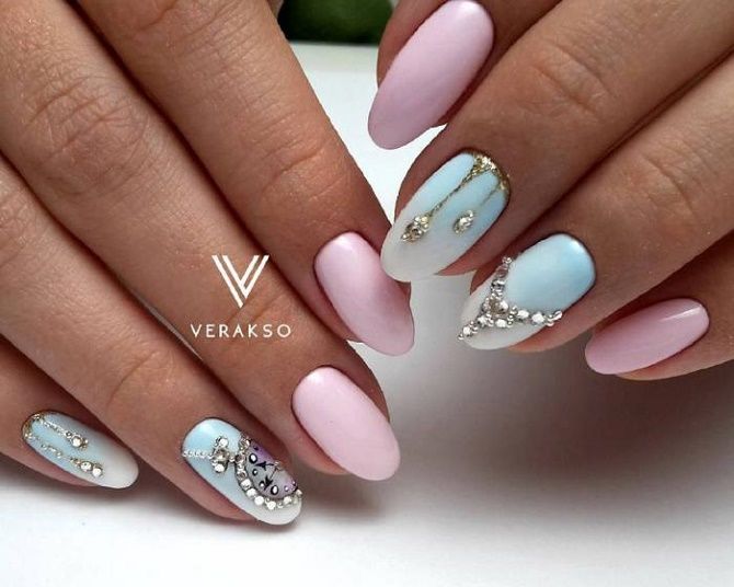 Unusual manicure with clock for New Year 2022 16
