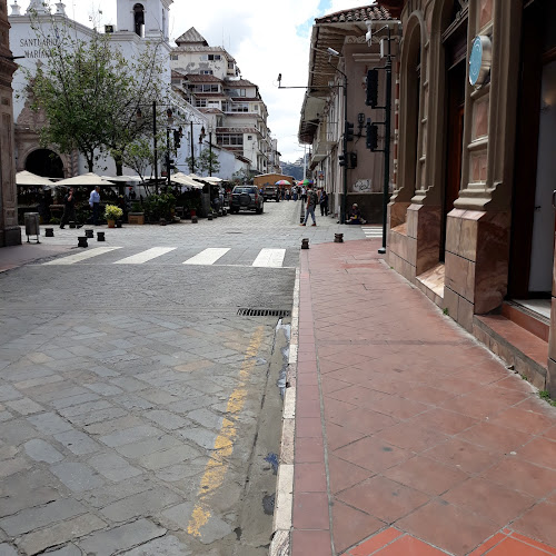 Padre Aguirre 8-27, Cuenca 010104