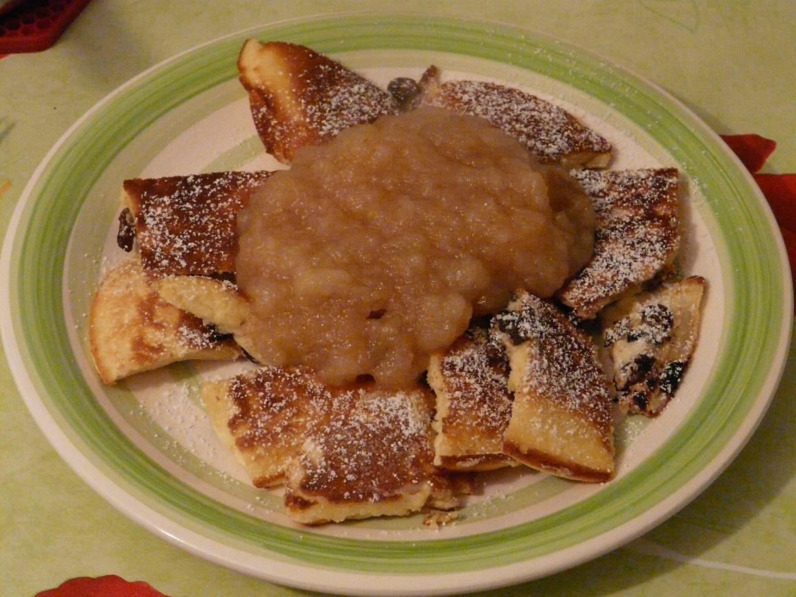sugared-pancake-with-raisins-gd03325e73_1920.jpg
