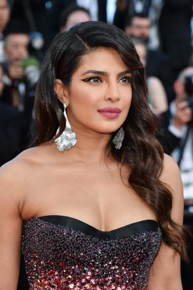 Priyanka Chopra Makes Her Cannes Debut With a Modern Twist on Old Hollywood Beauty | Vogue