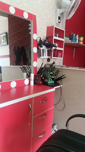 Dorren. J Beauty & Lifestyle, 455 3rd Avenue, By 111 Road Junction (Winco Foam Depot), Gwarimpa, Gwarinpa 900108, Abuja, Nigeria, Beauty Salon, state Federal Capital Territory