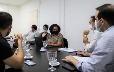 A Pró-reitora Eunice Palmeira apresentou à Secretaria o ecossistema de inovação criado pelo Ifal.JPG