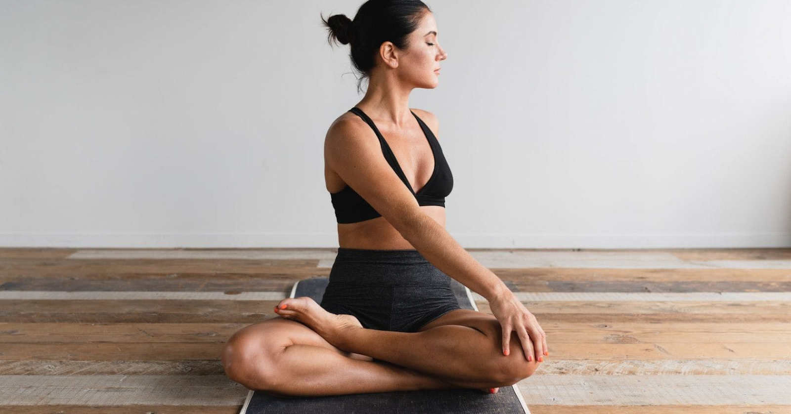 Kinh nghiệm chọn mua thảm tập Yoga cao cấp cho người mới bắt đầu