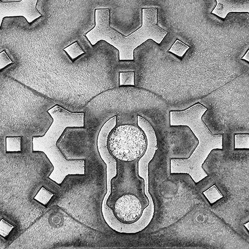 photo of manhole cover, black and white, abstract, photo, fotografia de tampa saneamento, ruimnm, preto e branco, abstracto, fotografia