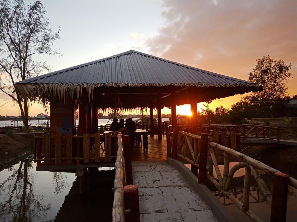 View Mekong riverside homestay