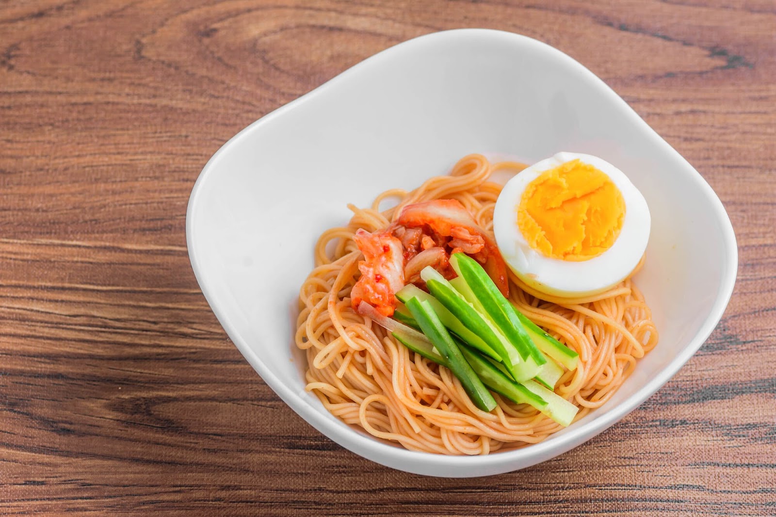 1.ほどよい辛さが食欲をそそる「そうめんビビン麺」