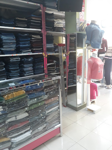 Comentarios y opiniones de La Esquina De Los Jeans (Santa María)